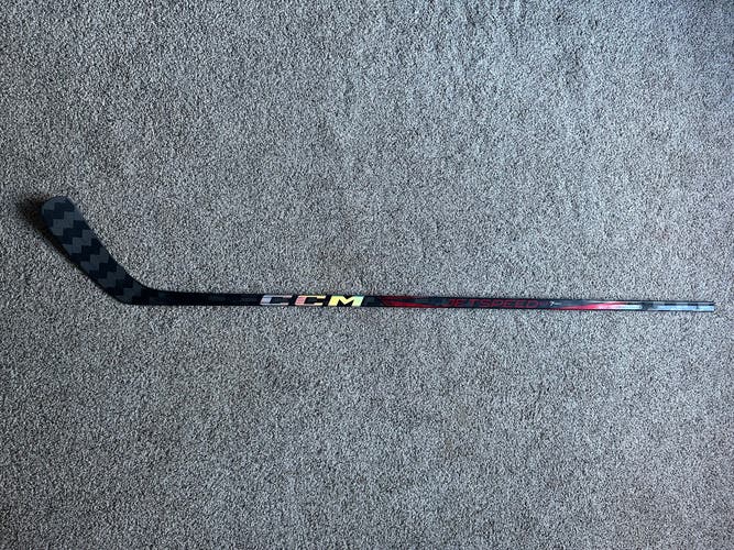 Senior CCM Jetspeed FT7 Pro Right Handed Hockey Stick P28 85 Flex Pro Stock (Used)