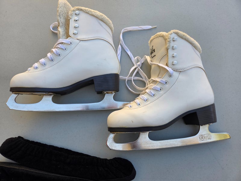 Jackson SoftSkate Women’s Figure Skates – Size 8 (Used)