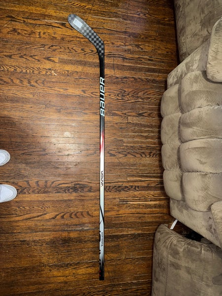 Senior Bauer Vapor Team Left Hand Hockey Stick P28 77 Flex (New)