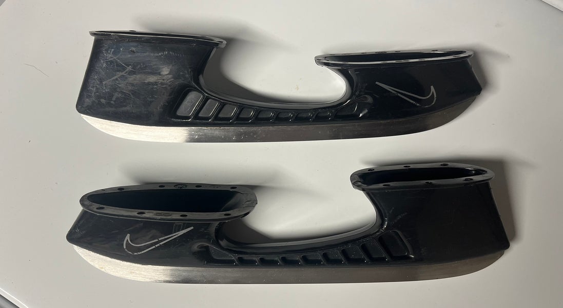 BAUER NIKE TUUK CUSTOM+ 2 HOLDERS AND STEEL SIZE 272MM LEFT AND RIGHT USED