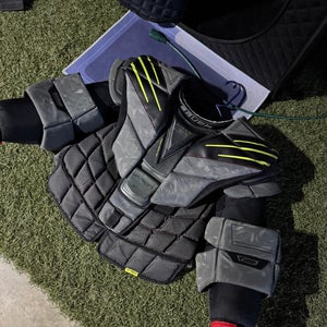 Bauer Hyperlite Goalie Chest Protector (small)