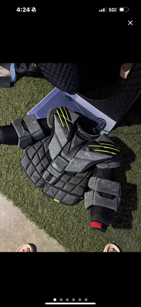 Bauer Hyperlite Goalie Chest Protector (small)