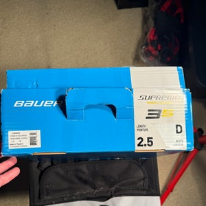 2020 Bauer Supreme 3S Hockey Skates Regular Width Size 2.5 (New) w tags/Box