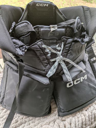 Intermediate Medium CCM F9 Hockey Goalie Pants (Used)