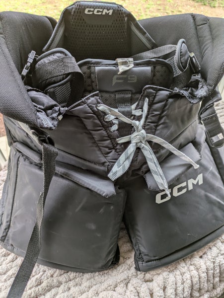Intermediate Medium CCM F9 Hockey Goalie Pants (Used)