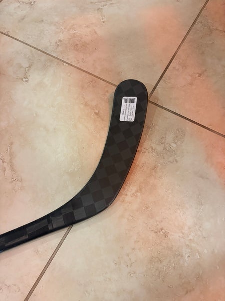 Senior Black Bauer Vapor Hyperlite 2 Left Hand Hockey Stick P92 70 Flex (New)