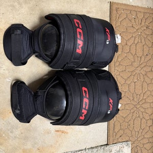 CCM kp 1.9 knee pads