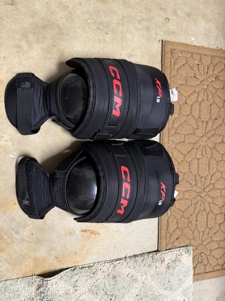 CCM kp 1.9 knee pads