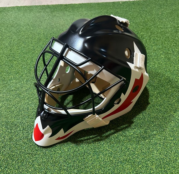 Senior Medium CCM 9000 Goalie Mask (Used)