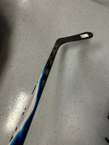 Intermediate Bauer Vapor FlyLite Left Hand Hockey Stick P92 (New) (65)