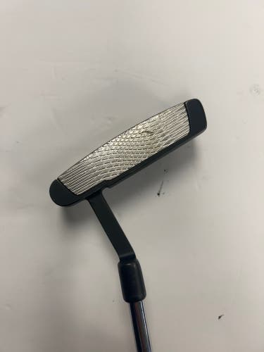 Black Men's Impact Blade Right Handed Putter 34" (Used)