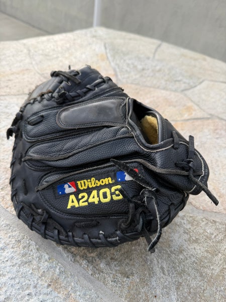Wilson A2403 M1 Pro-Stock 33" Catcher’s Mitt – Japan Made, Black/Gray – Adult RHT