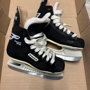 1995 Bauer Hockey Skates Regular Width Size 2 (New)