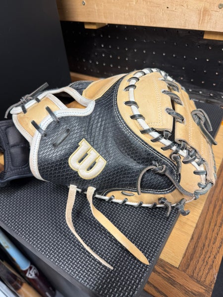 2024 Wilson A2K RH Catcher's Baseball Glove 33.5" (Used)
