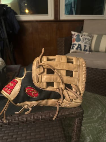 Rawlings Heart of the Hide RH Outfield Baseball Glove 12.5" (Used)