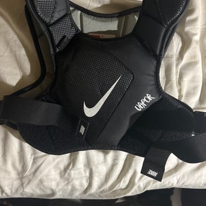 Medium/Large Adult Nike Vapor Shoulder Pads (Used)