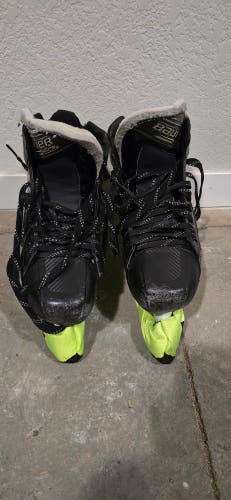 Bauer Elite Hockey Goalie Skates 9.5 (Used)