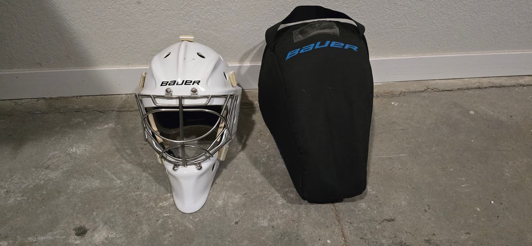 Senior Large 2024 Bauer Profile 950 Goalie Mask (Used)