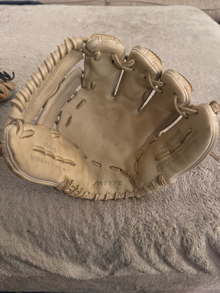 Marucci Ascension RH Baseball Glove 11.25" (Used)