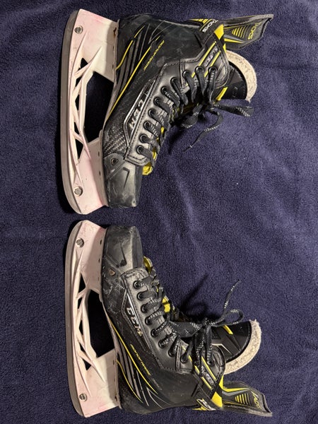 CCM Super Tacks Hockey Skates Regular Width Pro Stock 7.5 (Used)
