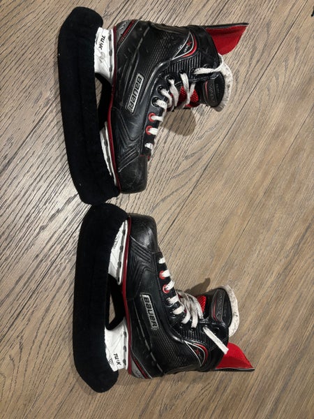 Bauer Vapor X500 Hockey Skates Regular Width Size 5.5 (New)