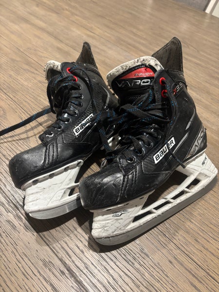 Bauer Vapor X3.5 Hockey Skates Regular Width Size 5.5 (Used)