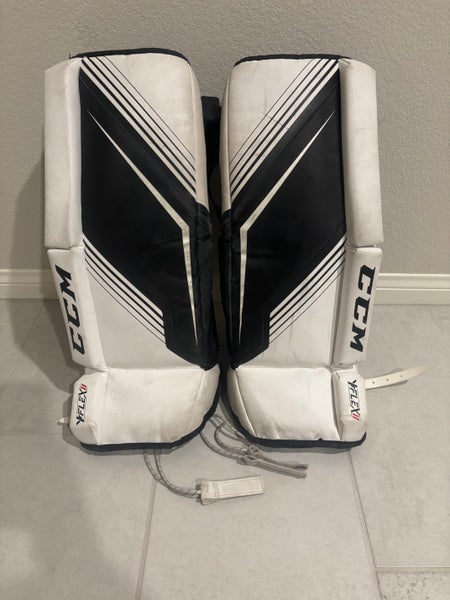 24" CCM YTFlex 2 Goalie Leg Pads (Used)