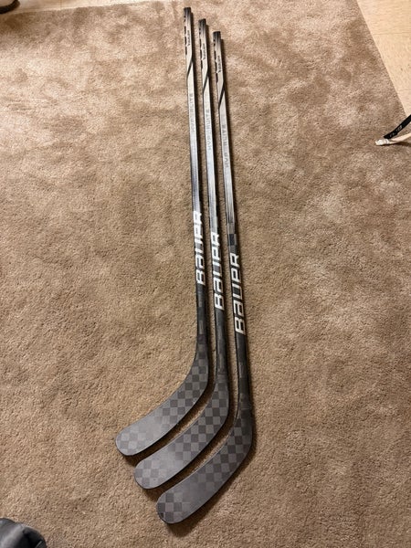 Custom Senior Bauer Vapor Hyperlite 2 Right Handed Hockey Stick P92 77 Flex Pro Stock (Used)
