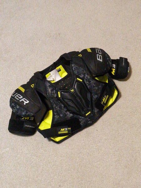 Medium Intermediate Bauer Supreme M3 Shoulder Pads (Used)