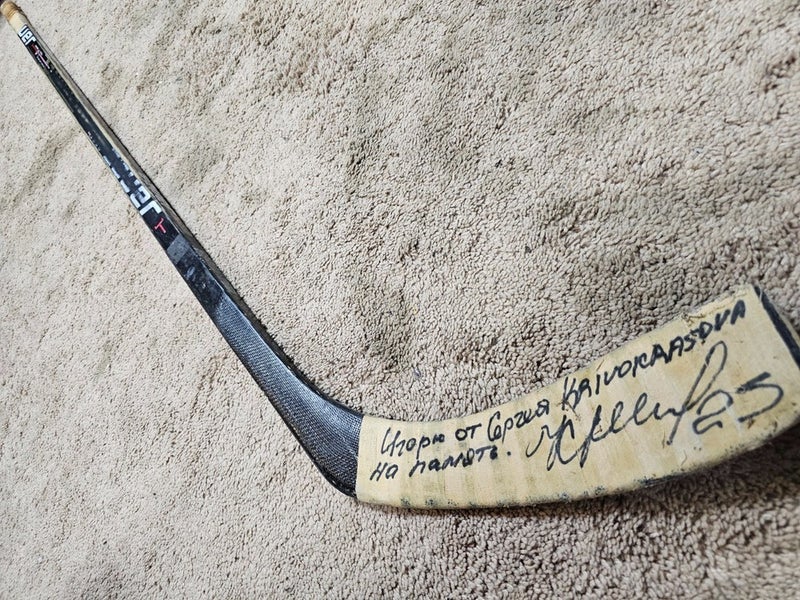 SERGEI KRIVOKRASOV Mid 90's Signed Chicago Blackhawks Game Used Hockey Stick coa