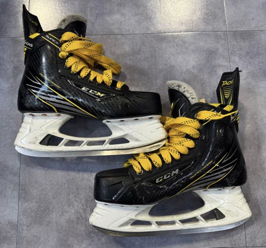 Senior CCM Super Tacks Hockey Skates Extra Wide Width 8 (Used)