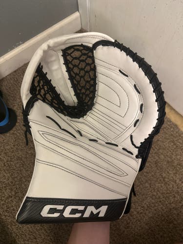 CCM Eflex 7 Pro 580 glove