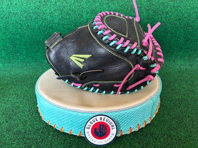 Easton Synergy RH Catcher's Softball Glove 33" (Used)