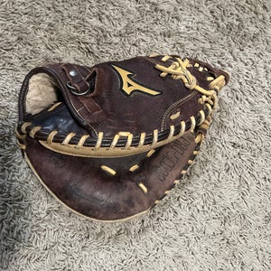 Mizuno GXC RH Catcher's Baseball Glove 33" (Used)