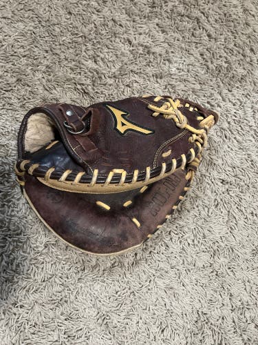 Mizuno GXC RH Catcher's Baseball Glove 33" (Used)