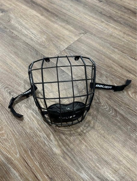 Medium Bauer Titanium Hockey Mask