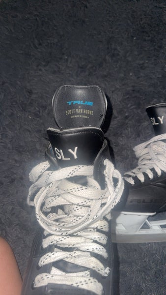 2024 True Pro Custom Hockey Skates Wide Width 8 (New)