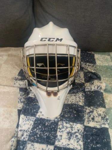 Senior Large CCM Axis 1.5 Goalie Mask (Used)