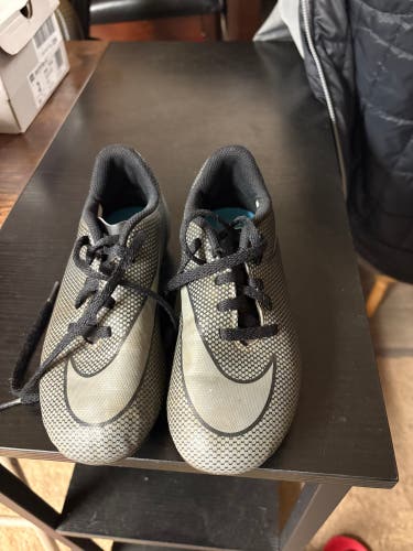 Black Unisex 13K (Little Kids) Nike Molded Cleats Cleats (Used)