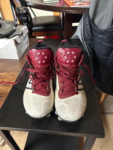 Red Men's Size M 6.0 (W 7.0) Adult New Balance Freeze 3.0 Molded Cleats (Used)