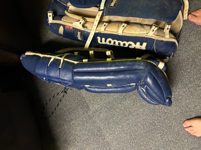 34" 1999 Heaton Helite-Z Goalie Leg Pads (Used)