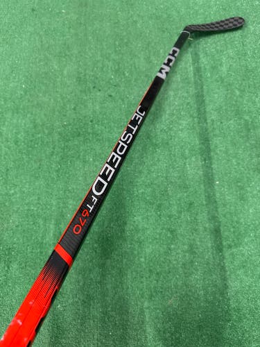 CUT Senior CCM Jetspeed FT670 Hockey Stick Right Handed P29 (Used)