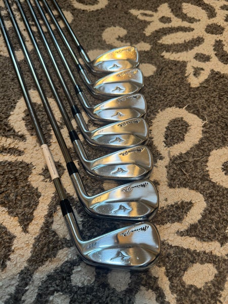 Men's Mizuno Pro 225 Right Handed Iron Set Regular Flex Graphite Shaft (Used)