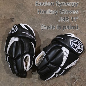 Easton Synergy Gloves 11" (Used)