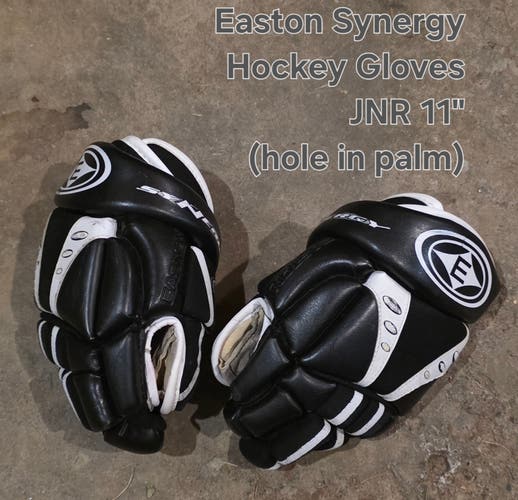Easton Synergy Gloves 11" (Used)