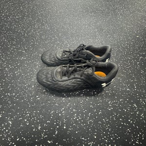 Used Under Armour MAGNETICO Soccer Cleats Black Junior 04 11849-S000033577
