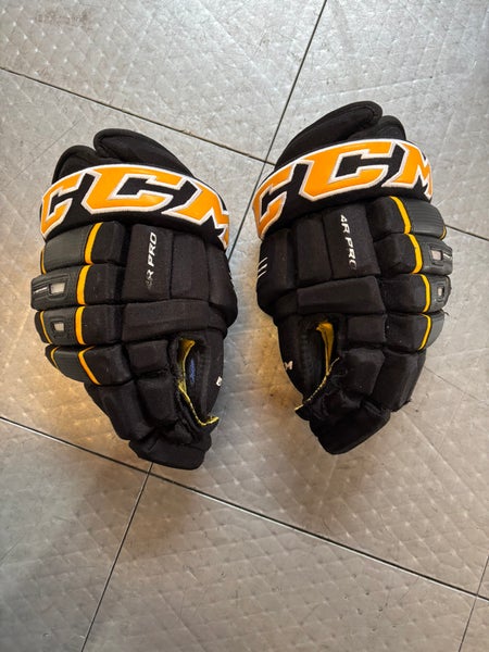 CCM Tacks 4 Roll Gloves 13" (Used)