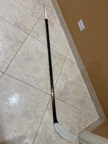 Senior Warrior Covert QR6 pro Right Handed Hockey Stick P92M 100 Flex Pro Stock (Used)