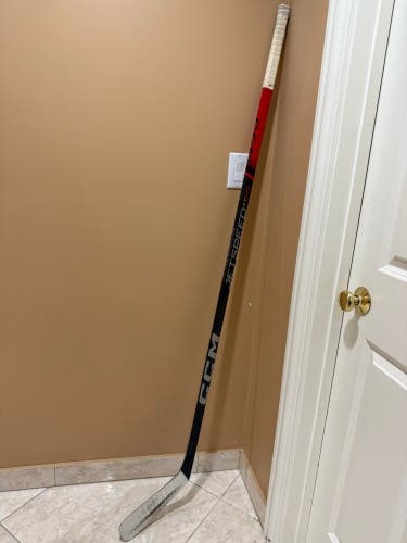 Senior CCM Jetspeed FT670 Right Handed Hockey Stick P29 85 Flex (Used)