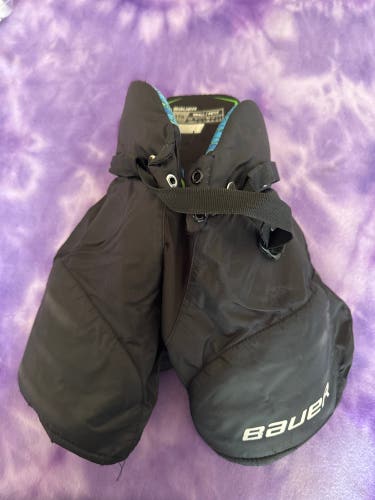 Black Youth Small Bauer Bauer x Hockey Pants (Used)